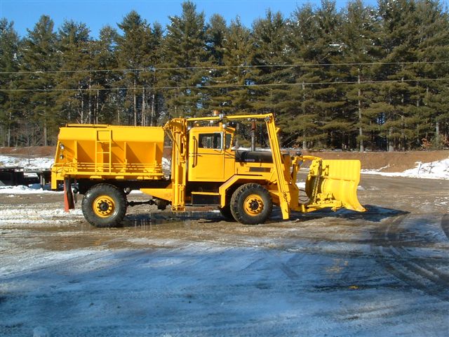 http://www.badgoat.net/Old Snow Plow Equipment/Trucks/Oshkosh Plow Trucks/Gushee's 1963 Oshkosh/GW640H480-2.jpg